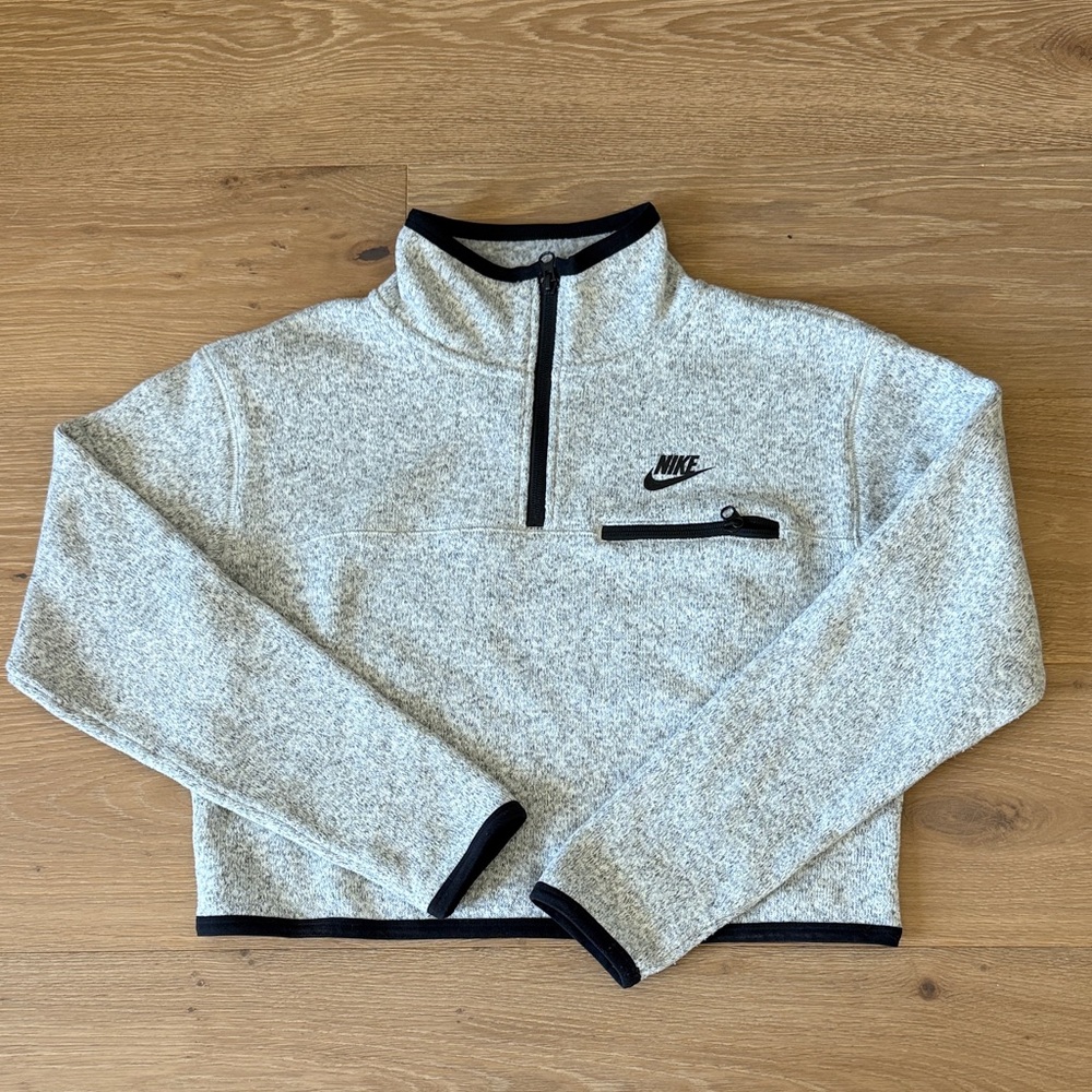 Nike Cropped Half-Zip Sweatshirt 🔥🔥